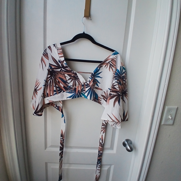SHEIN Brown and Cream Tie Front Crop Blouse Size Large - Picture 1 of 4
